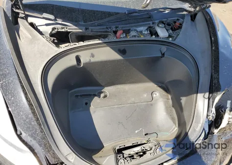 2019 Tesla Model 3 из США, поврежденный, VIN 5YJ3E1EB5KF388930